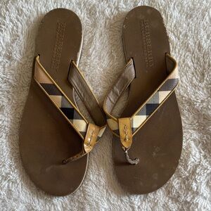 Burberry Checkered Sandals in Brown and Cream